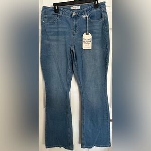 🆕California Vintage BootCut Jeans